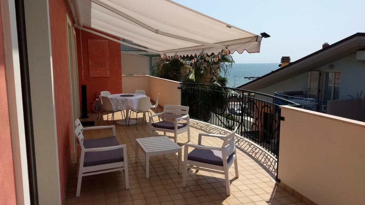 דירות מרטינסיקורו Seafront And Mountain View Penthouse מראה חיצוני תמונה